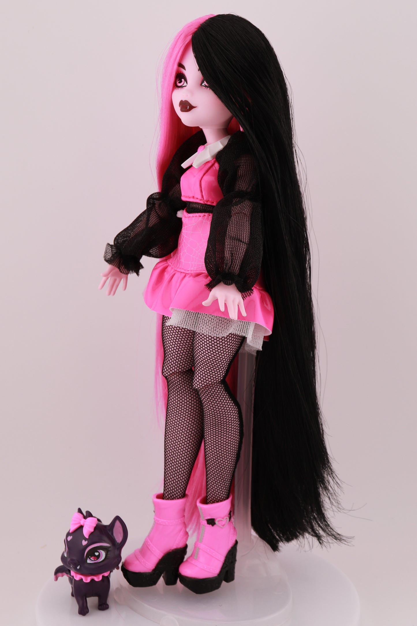 Rerooted Monster High Draculaura G3