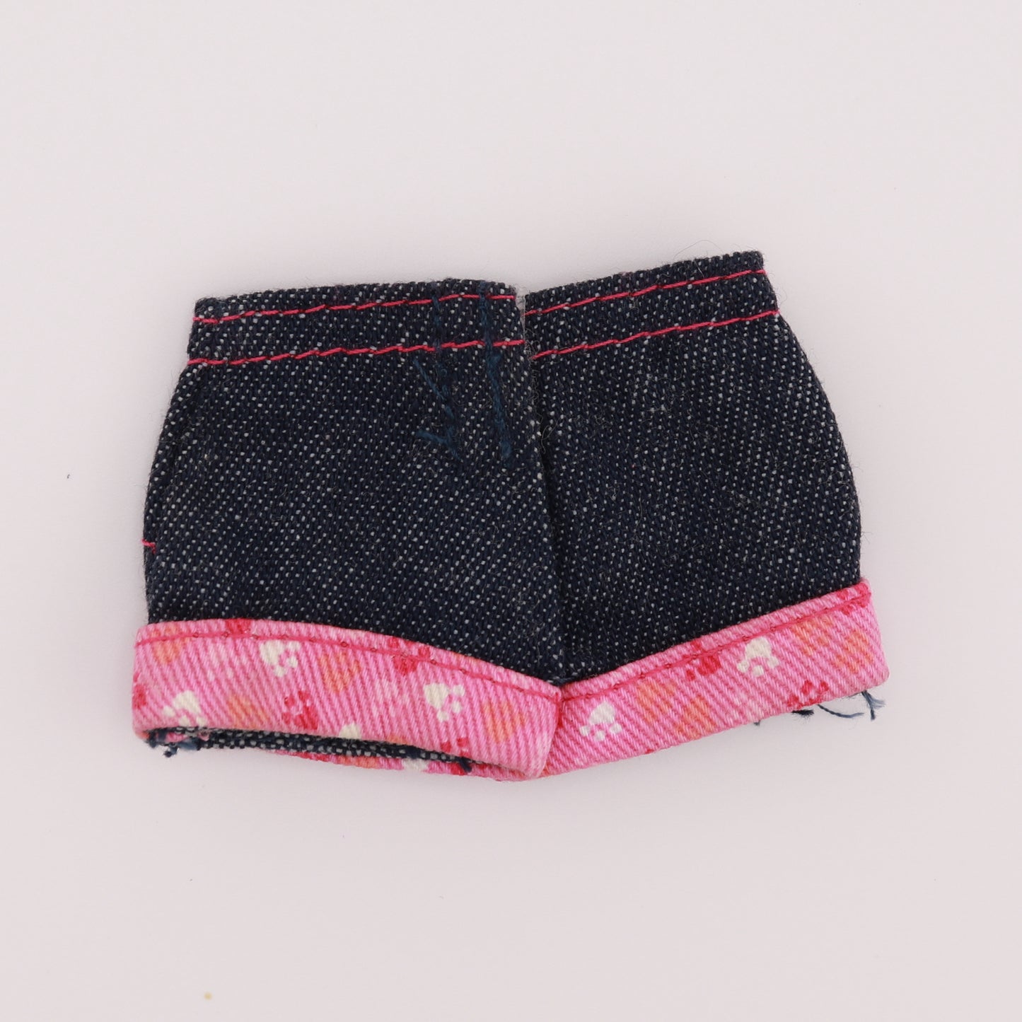 Love Me 3 Taffy Dog and Puppies Shorts (2007)