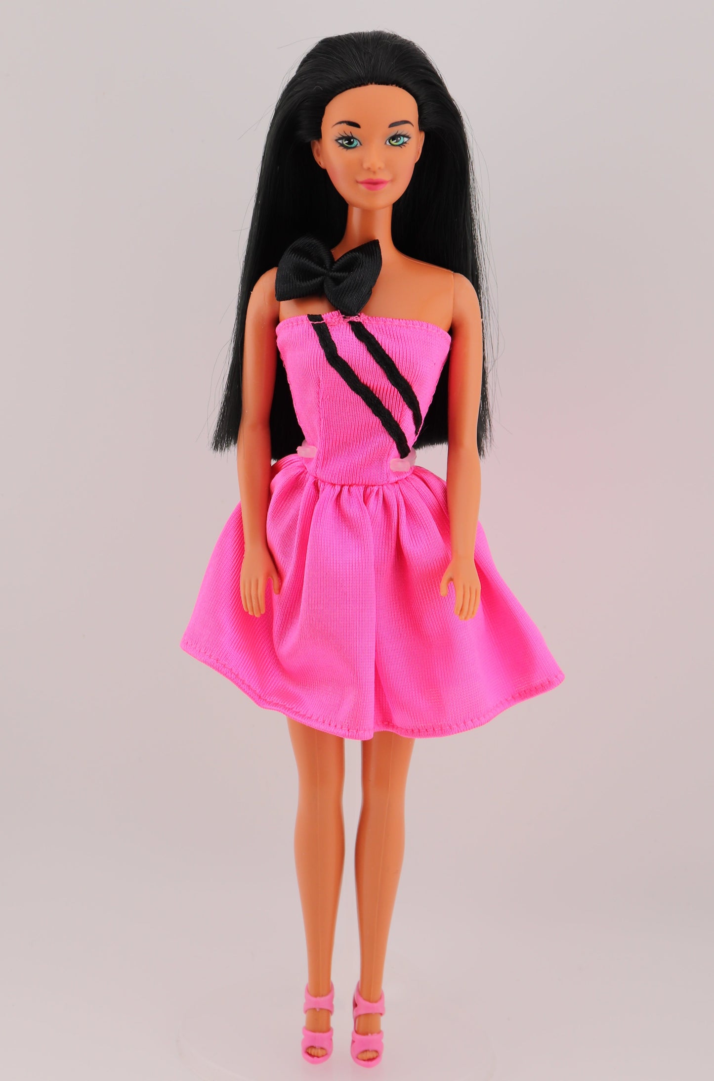 Pink Dress with Black Bow (1994)